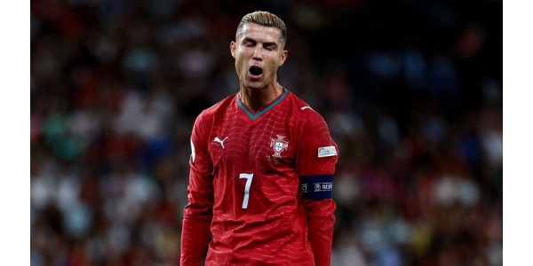 Cristiano Ronaldo muss seinen aktuellen Stellenwert innerhalb der portugiesischen Mannschaft erkennen Cristiano Ronaldo muss seinen aktuellen Stellenwert innerhalb der portugiesischen Mannschaft erkennen